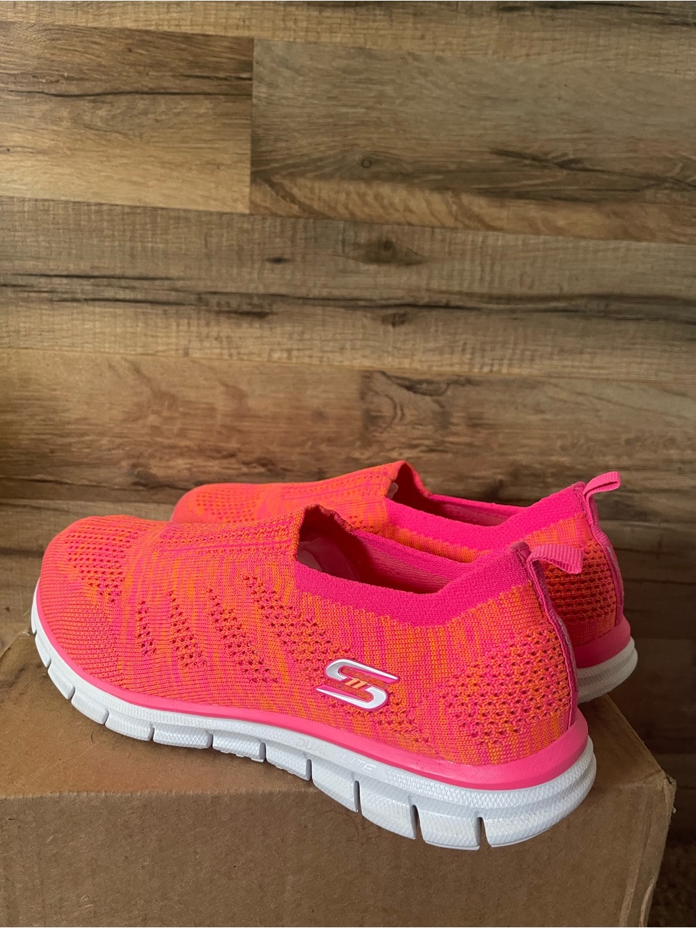 Skechers Sneakers Womens Sz 10 Pink/Orange Knit Memory Foam Slip-On Shoes